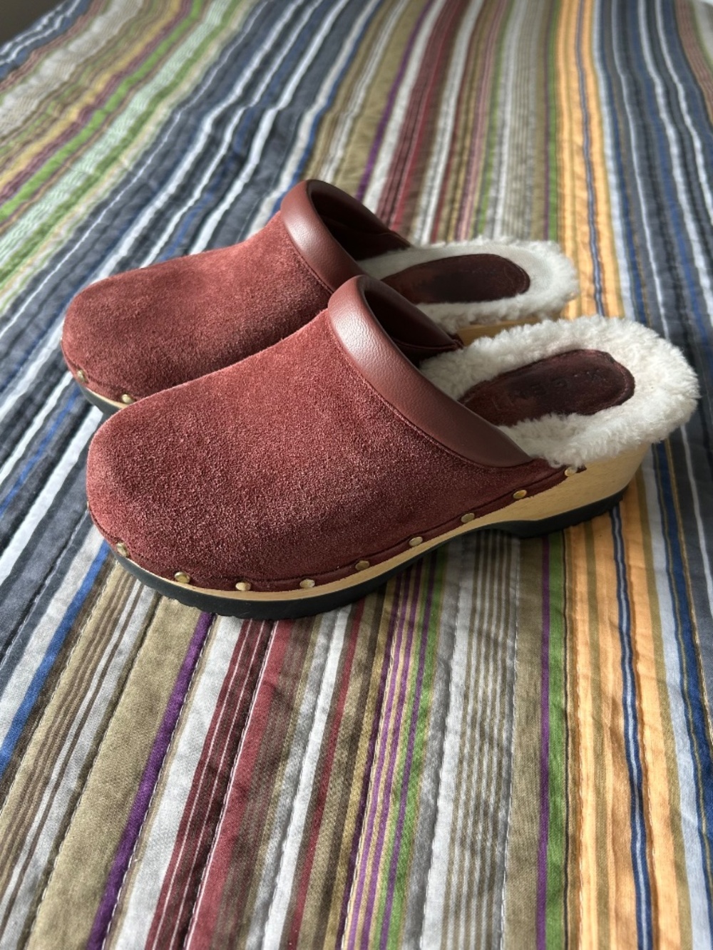 Pristine M Gemi Greta Shearling Clog in Maroon Suede— EU 37 or US 7